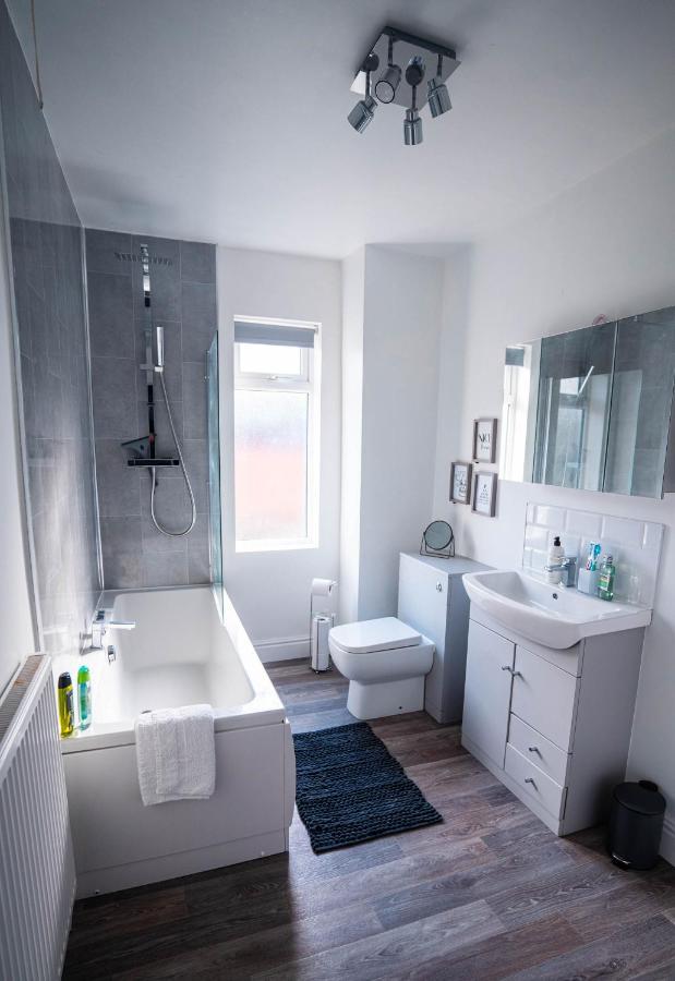 Comfortable House In Nuneaton Sleeps5 Free Parking Good Amenites Exterior foto