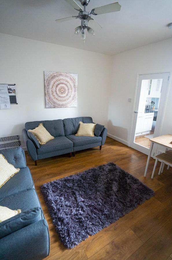 Comfortable House In Nuneaton Sleeps5 Free Parking Good Amenites Exterior foto